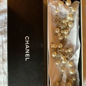Chanel 5 CC rhinestone/pearl necklace